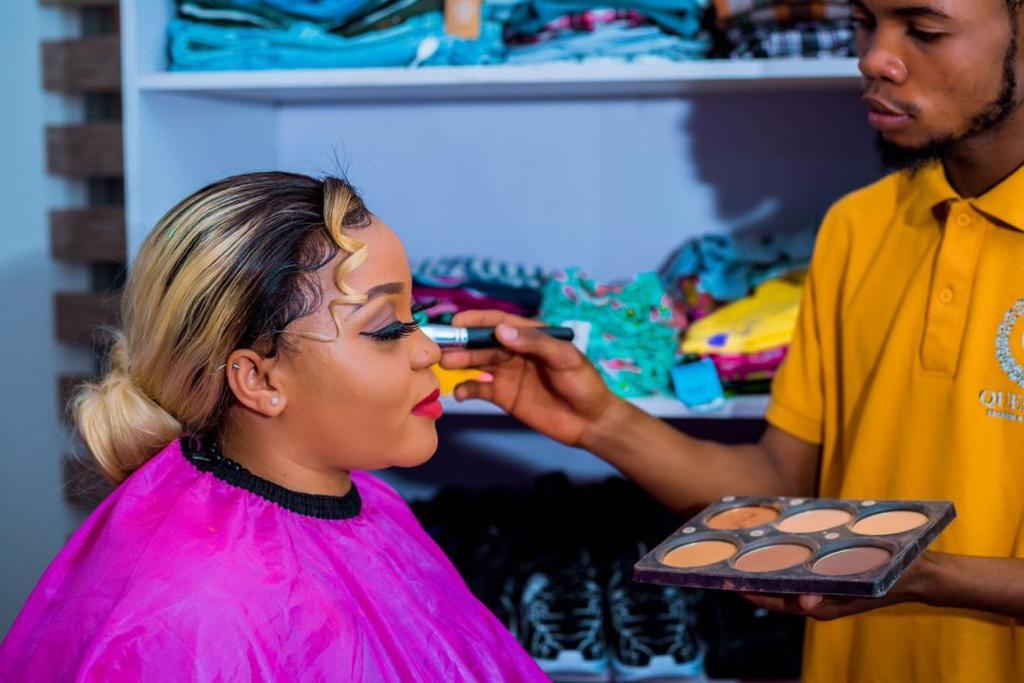 Beauty parlor services